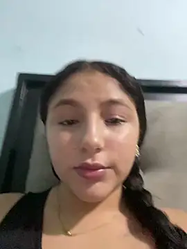Snapshot of Emily_milk_1 chatting on 31, 5, 2026 Emily milk 1 online show from 31, 5, 2026