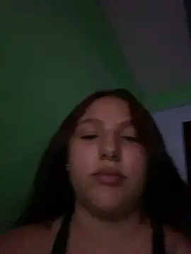 Snapshot of Emily_milk_1 chatting on 7, 6, 2026 Emily milk 1 online show from 7, 6, 2026