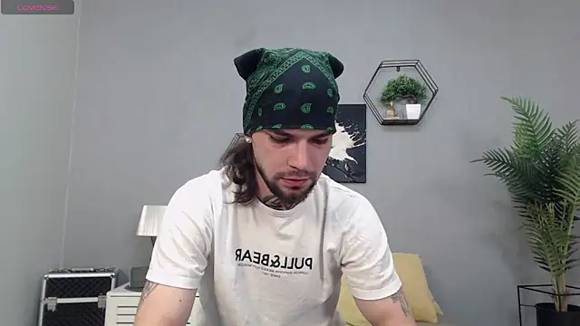 Snapshot of KaneHunter chatting on 12, 3, 2026 KaneHunter online show from 12, 3, 2026