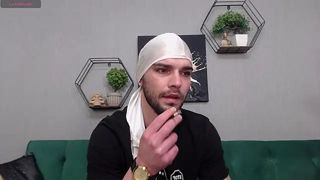 Snapshot of KaneHunter chatting on 15, 4, 2026 KaneHunter online show from 15, 4, 2026