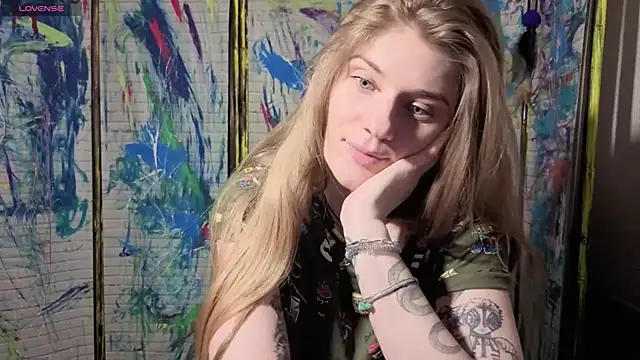 Adell Love online show from 16, 4, 2026