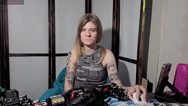 Adell Love online show from 10, 6, 2026