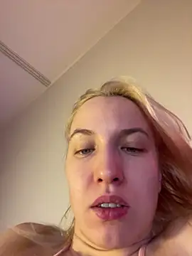 Snapshot of AmyAtlass chatting on 19, 12, 2025 AmyAtlass online show from 19, 12, 2025