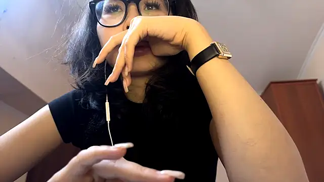 Snapshot of MiracleGirls chatting on 2, 12, 2025 MiracleGirls online show from 2, 12, 2025