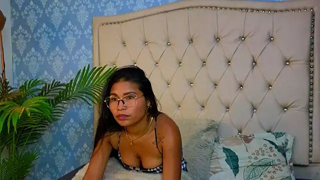 Snapshot of Miaa_Collinss chatting on 1, 12, 2025 Miaa Collinss online show from 1, 12, 2025