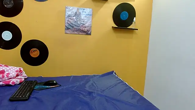 thecatsweet833 online show from 2, 12, 2025