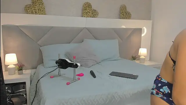 Valery jame online show from 12, 4, 2026