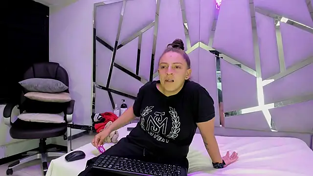 Alyssa Noah online show from 8, 4, 2026