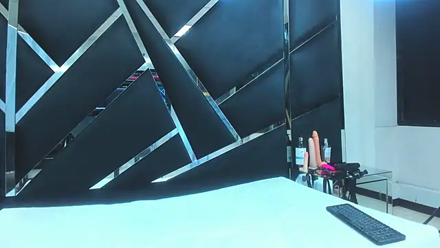 Alyssa Noah online show from 15, 4, 2026