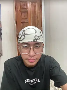 asiantwink0000 online show from 7, 2, 2026