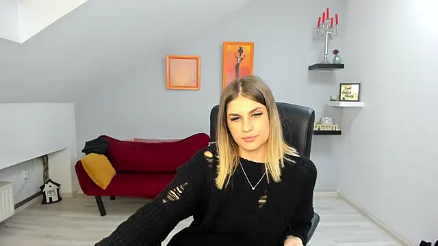 SarahOwenn online show from 22, 12, 2025