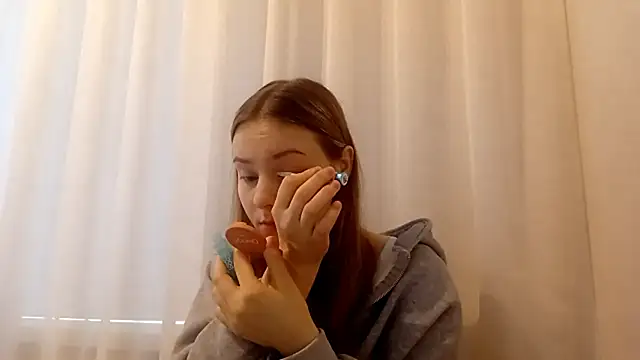 Snapshot of CrackShirker chatting on 19, 2, 2026 CrackShirker online show from 19, 2, 2026