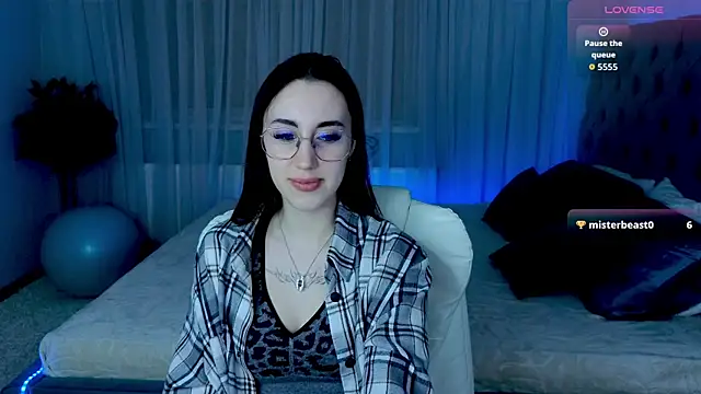 Miss  Linn online show from 4, 12, 2025