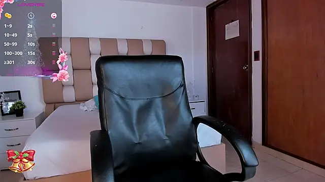 Snapshot of Karol_Yannil chatting on 1, 12, 2025 Karol Yannil online show from 1, 12, 2025