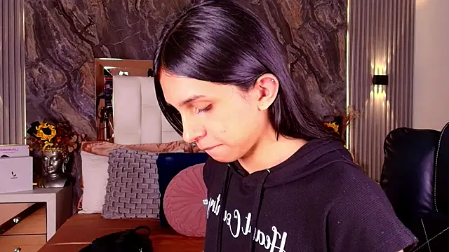 Snapshot of Caroline_foster1 chatting on 27, 3, 2026 Caroline foster1 online show from 27, 3, 2026