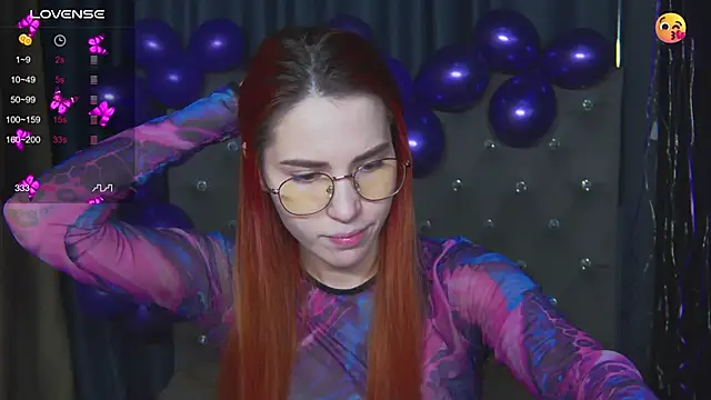 Emily Kente online show from 5, 12, 2025