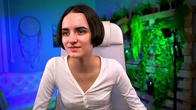 KateWillows online show from 2, 3, 2026