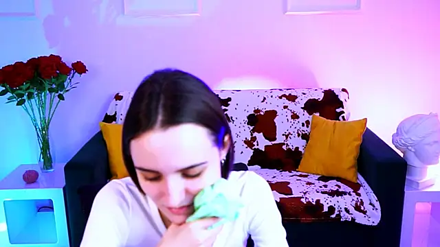 KateWillows online show from 24, 3, 2026