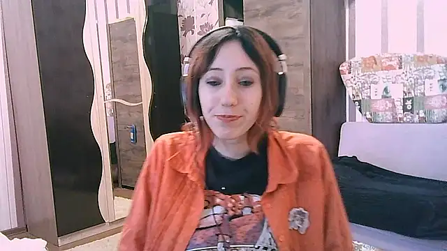 Snapshot of AmandaGimenez chatting on 1, 12, 2025 AmandaGimenez online show from 1, 12, 2025