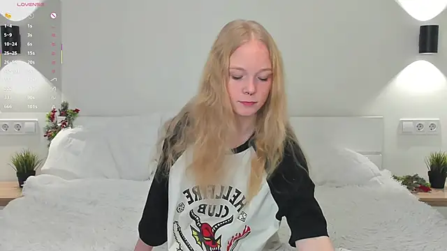 GhisllaineWestler online show from 16, 12, 2025