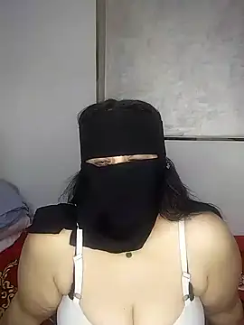 Snapshot of lolotheone chatting on 11, 4, 2026 lolotheone online show from 11, 4, 2026