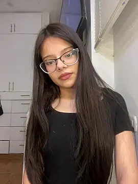 Snapshot of omifresita chatting on 5, 8, 2026 omifresita online show from 5, 8, 2026