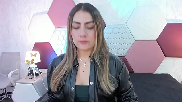 Snapshot of AriaRous chatting on 6, 6, 2026 AriaRous online show from 6, 6, 2026