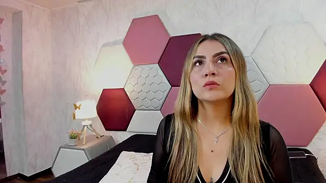 Snapshot of AriaRous chatting on 12, 7, 2026 AriaRous online show from 12, 7, 2026