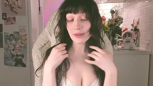 Snapshot of MePretty chatting on 10, 3, 2025 MePretty online show from 10, 3, 2025