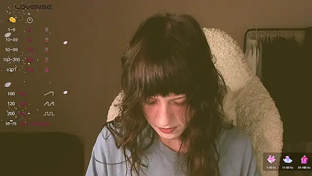 Snapshot of MePretty chatting on 15, 9, 2025 MePretty online show from 15, 9, 2025