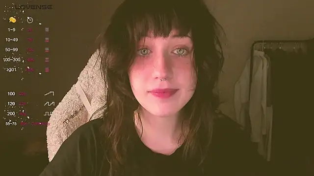 Snapshot of MePretty chatting on 16, 9, 2025 MePretty online show from 16, 9, 2025