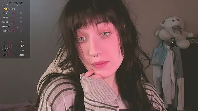 Snapshot of MePretty chatting on 21, 10, 2025 MePretty online show from 21, 10, 2025