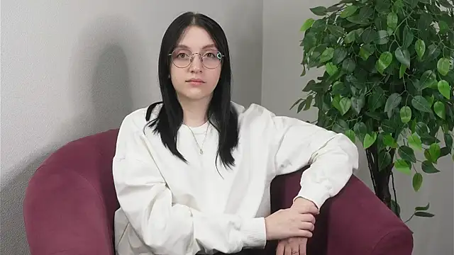 AmyDilox online show from 1, 12, 2025