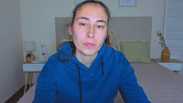 Snapshot of Olivia_milf_ chatting on 29, 11, 2025 Olivia milf online show from 29, 11, 2025