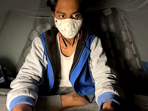 Snapshot of hunterboy2001 chatting on 2, 12, 2025 hunterboy2001 online show from 2, 12, 2025