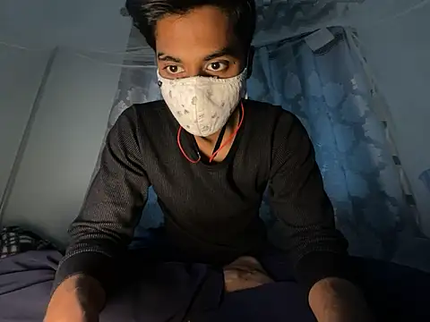 Snapshot of hunterboy2001 chatting on 19, 12, 2025 hunterboy2001 online show from 19, 12, 2025