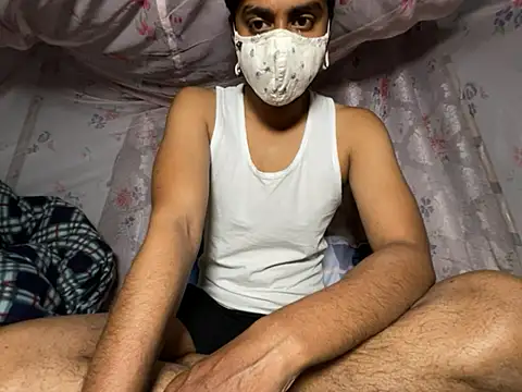 Snapshot of hunterboy2001 chatting on 3, 3, 2026 hunterboy2001 online show from 3, 3, 2026