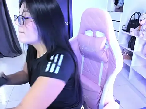 Snapshot of cristina697 chatting on 30, 3, 2026 cristina697 online show from 30, 3, 2026