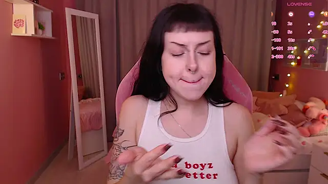 Snapshot of Eliza_Bennet chatting on 1, 12, 2025 Eliza Bennet online show from 1, 12, 2025