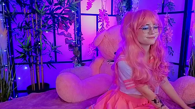 Snapshot of ReynaRey chatting on 2, 12, 2025 ReynaRey online show from 2, 12, 2025