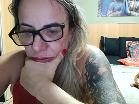 Snapshot of Eupholia chatting on 3, 12, 2025 Eupholia online show from 3, 12, 2025