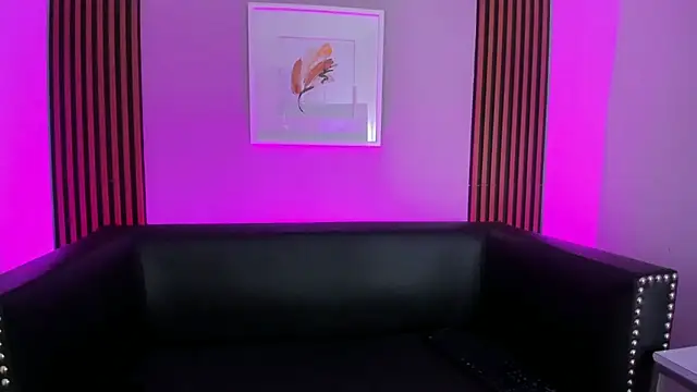 Ariana collinss online show from 10, 7, 2026