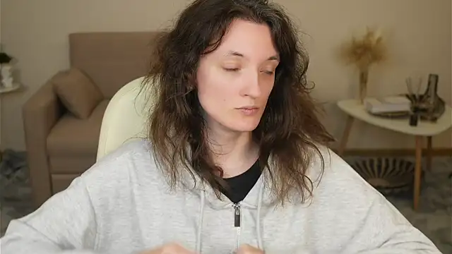 TameraNiedermeyer online show from 3, 12, 2025