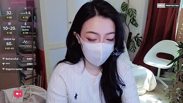 nayomi 34f online show from 7, 4, 2026