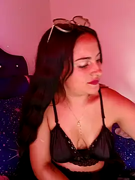 Snapshot of MisNicol chatting on 3, 12, 2025 MisNicol online show from 3, 12, 2025