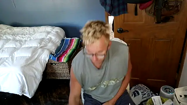 Snapshot of SpunRedneck chatting on 7, 7, 2026 SpunRedneck online show from 7, 7, 2026