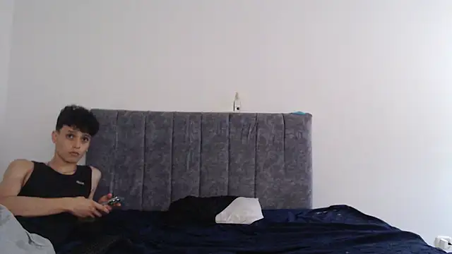 hottie couplee online show from 17, 3, 2026