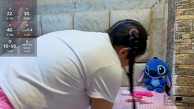 ValeryMorales online show from 16, 12, 2025