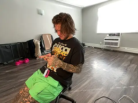 Tatertats online show from 4, 12, 2025