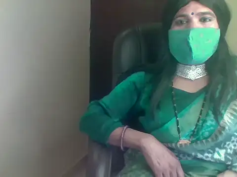 Lovely Ladyboy star online show from 1, 3, 2026